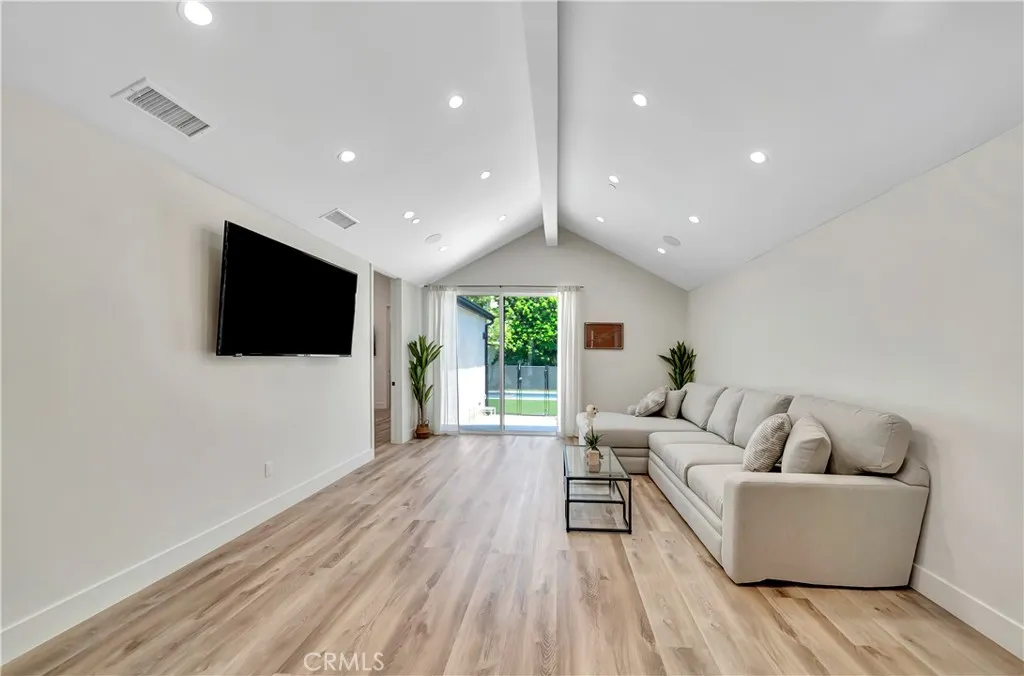 Additional image 6 of 6743 Colgate Avenue, Los Angeles, CA 90048