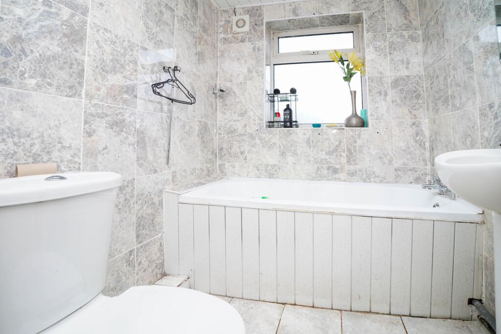 Additional image 8 of Fox Hollies Road, Hall Green, B28