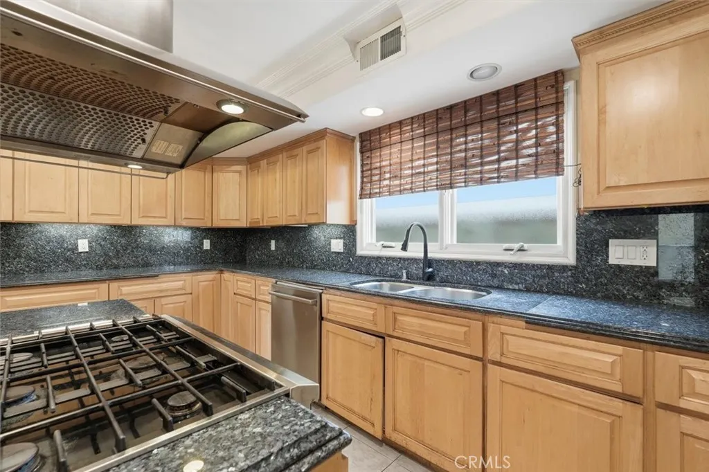 Additional image 9 of 233 S Irena Ave Unit 1, Redondo Beach, CA 90277