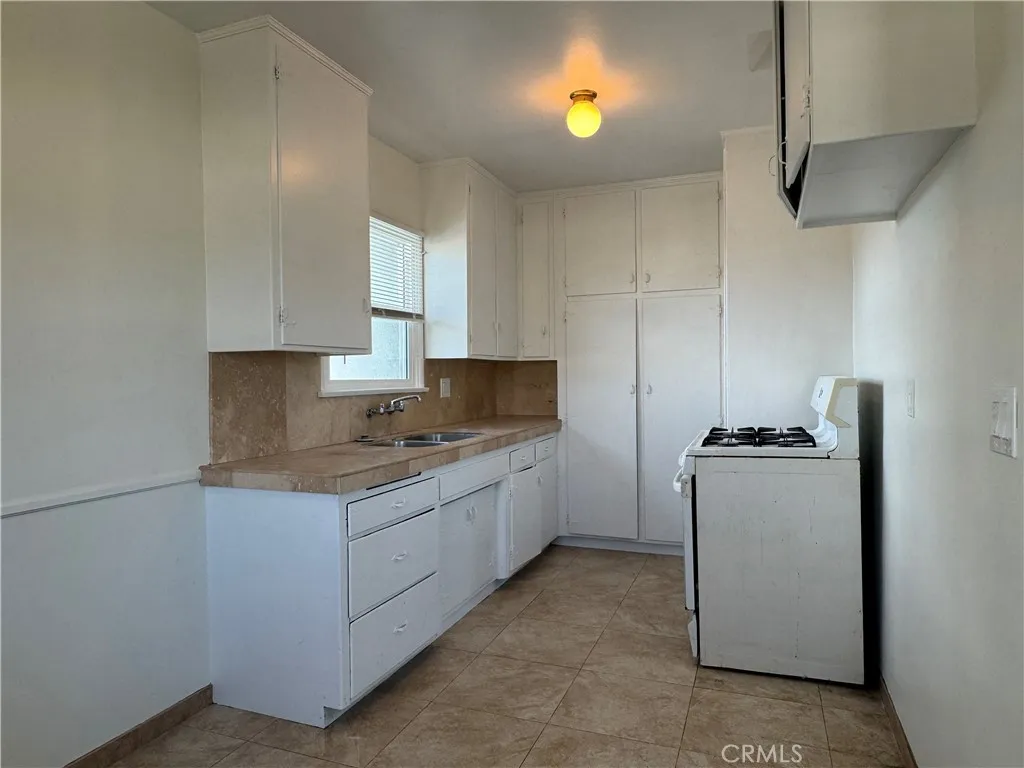 Additional image 9 of 15234 Rayen Street Unit F, North Hills, CA 91343