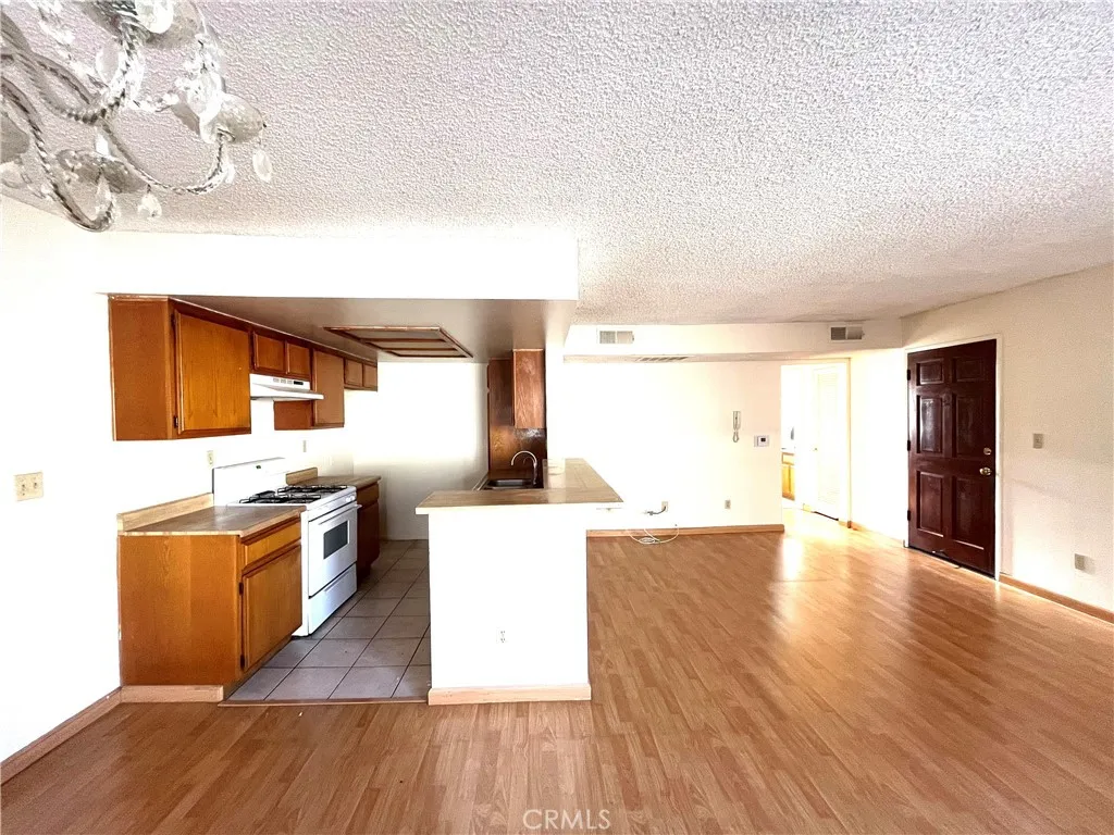 Additional image 15 of 257 E Santa Anita Ave Apt202, Burbank, CA 91502