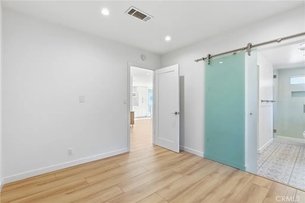 Additional image 31 of 17546 Kittridge, Lake Balboa, CA 91406