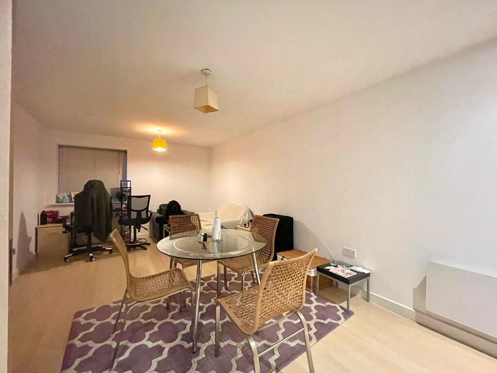 Additional image 11 of Placido, Jupiter Complex, 34 Ryland Street