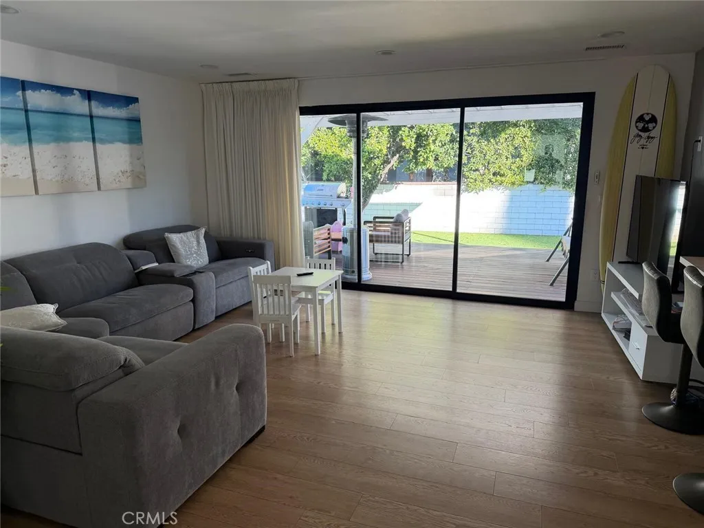 Additional image 45 of 18719 Martha, Tarzana, CA 91356