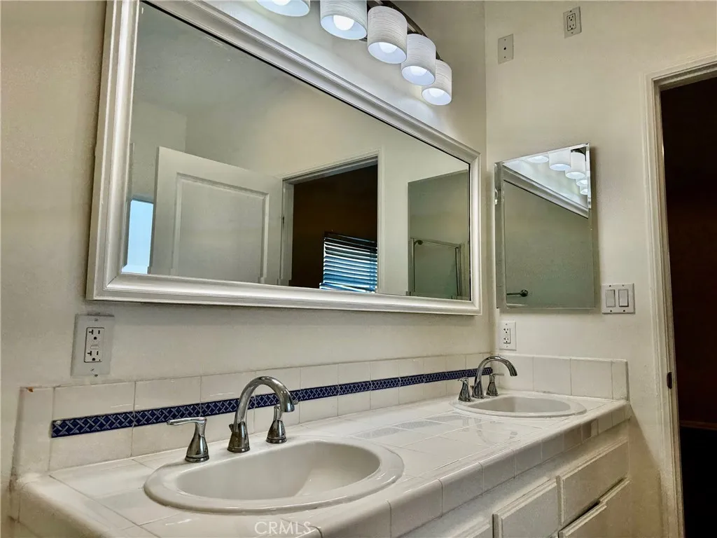 Additional image 20 of 18930 Sherman Way Unit 17, Reseda, CA 91335