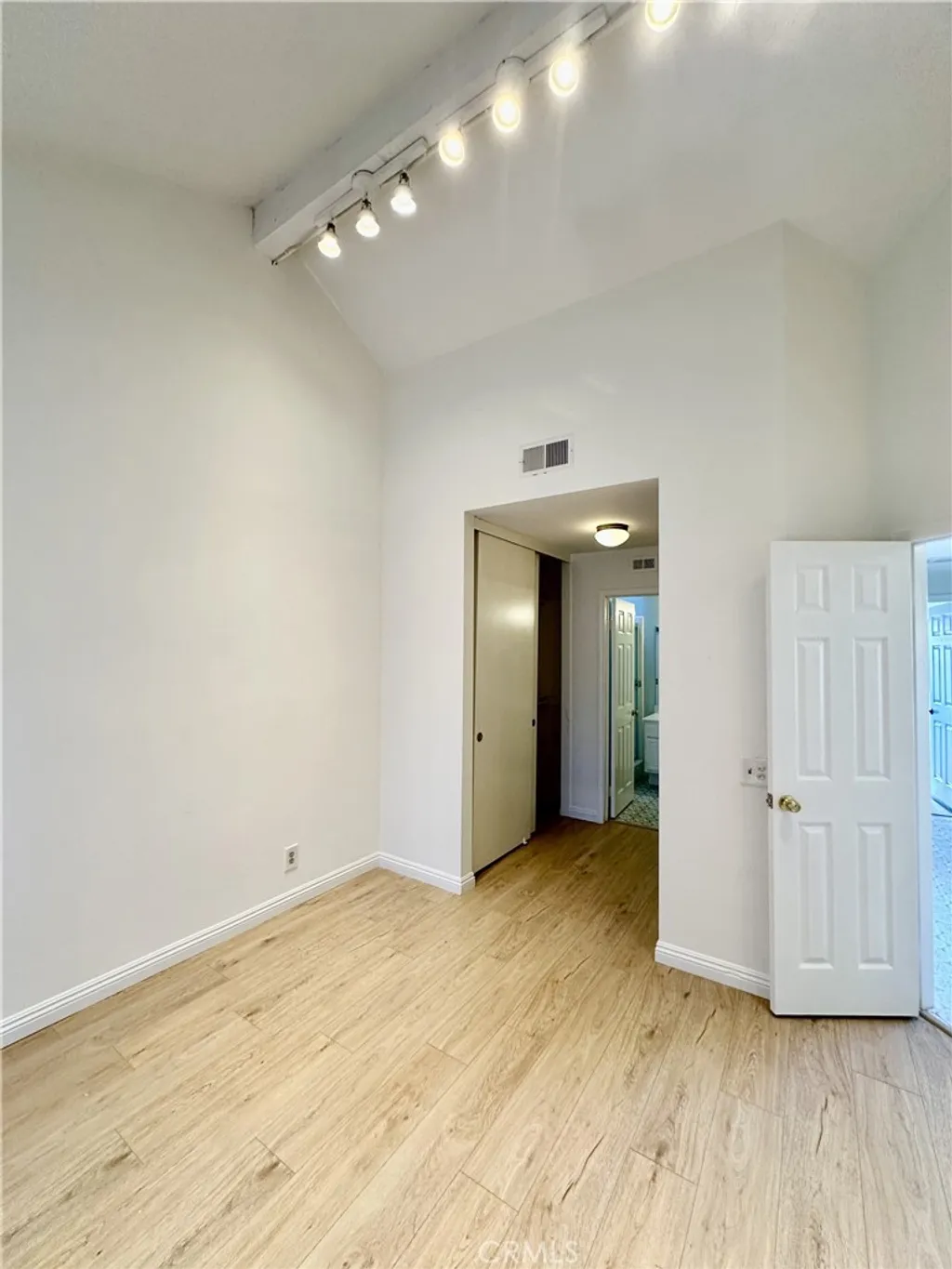 Additional image 18 of 19 Dartmouth, Irvine, CA 92612