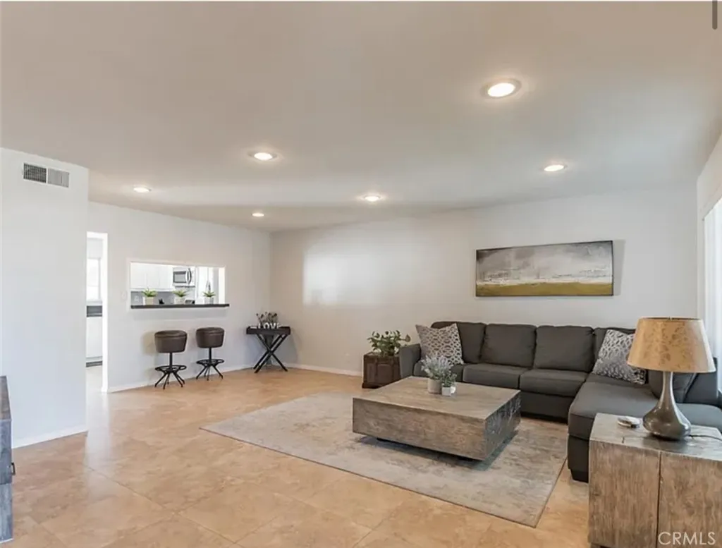 Additional image 2 of 19110 Kittridge Street Unit 5, Reseda, CA 91335