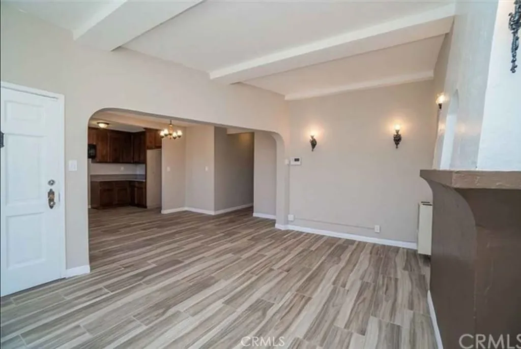 Additional image 3 of 636 W 107th St, Los Angeles, CA 90044