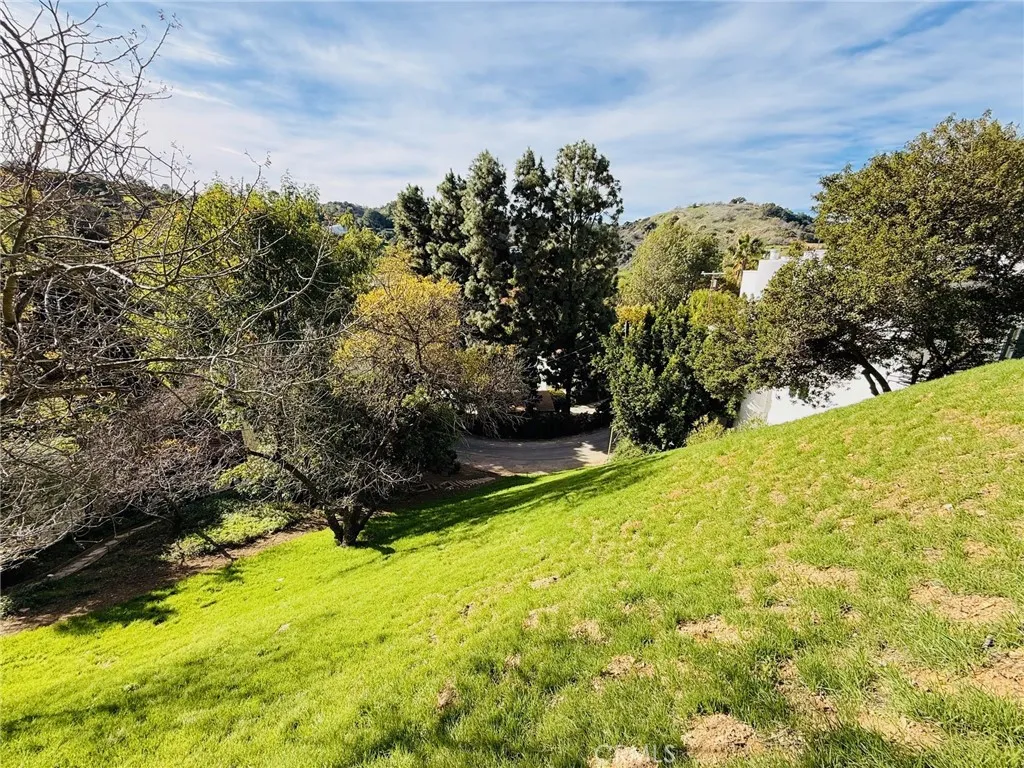 Property image for 3911 N Alta Mesa Drive, Studio City, CA 91604