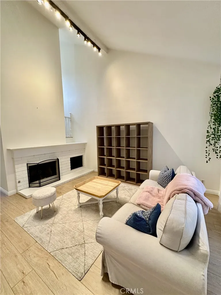 Additional image 29 of 19 Dartmouth, Irvine, CA 92612