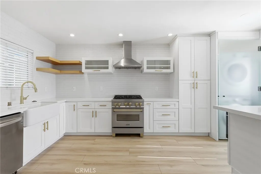 Additional image 25 of 17546 Kittridge, Lake Balboa, CA 91406