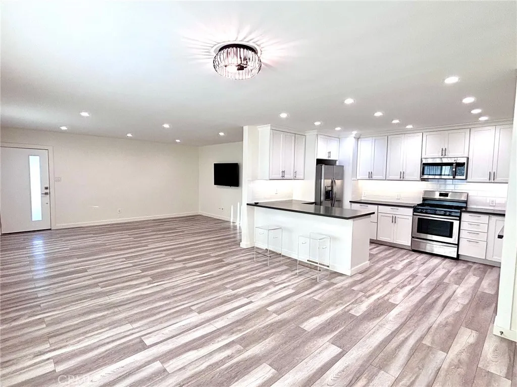 Additional image 5 of 300 Maryland Street Unit 1, El Segundo, CA 90245