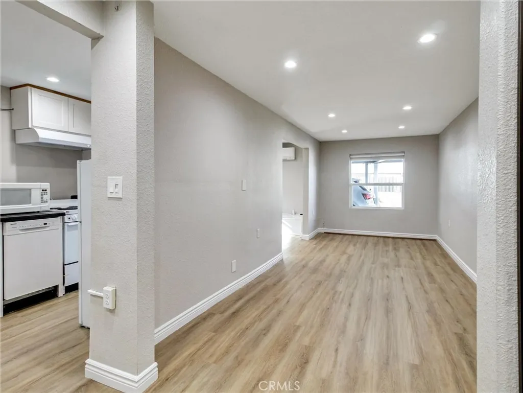 Additional image 32 of 985 Dexter Street, Los Angeles, CA 90042