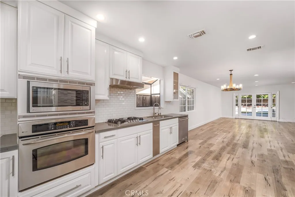 Additional image 5 of 21711 Mulholland, Woodland Hills, CA 91364