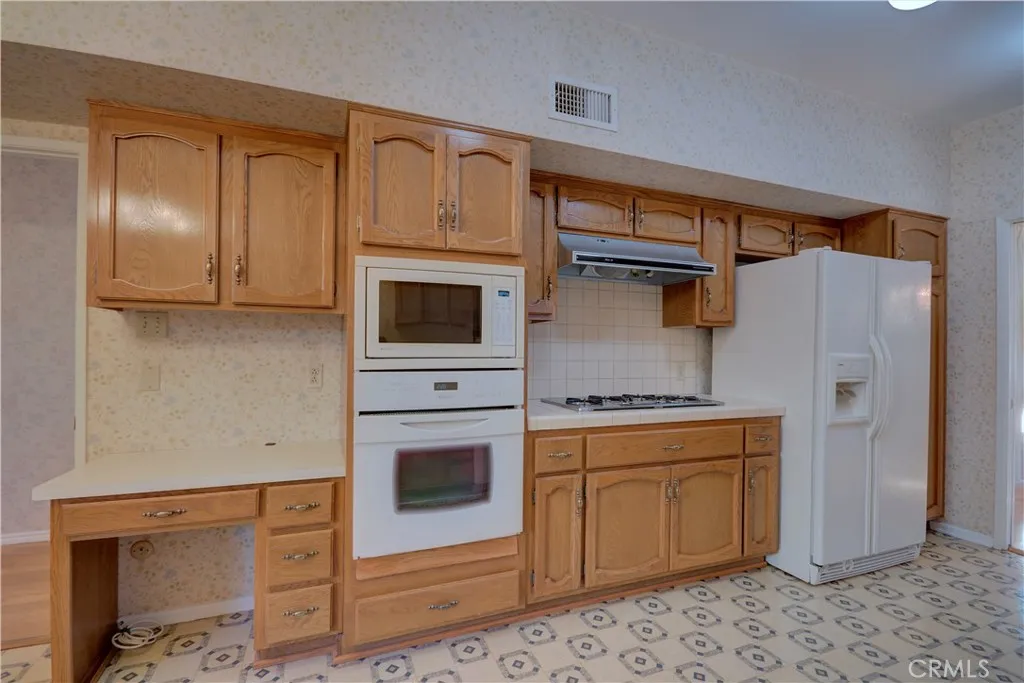 Additional image 5 of 2606 Cañada Boulevard Unit 201, Glendale, CA 91208