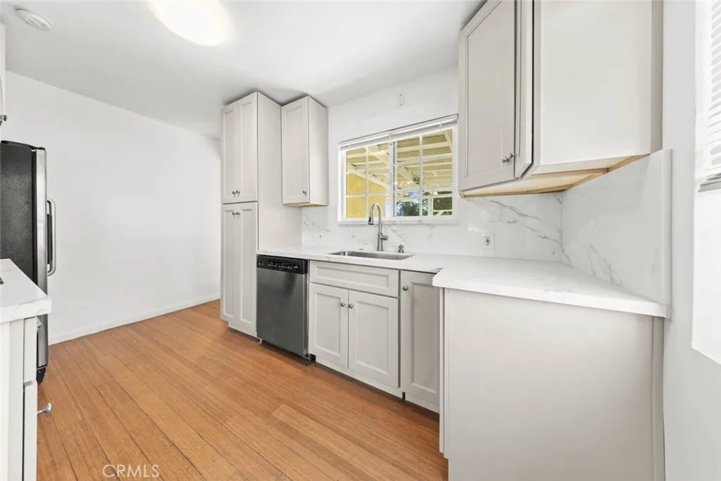 Additional image 76 of 19148 Saticoy Street, Reseda, CA 91335