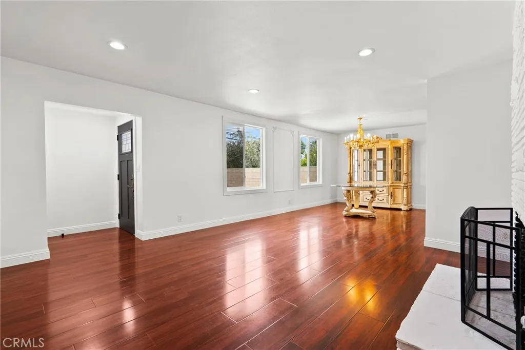 Additional image 11 of 23036 Burbank Blvd, Woodland Hills, CA 91367