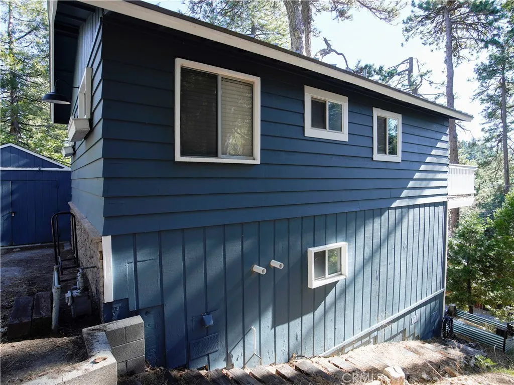 Additional image 4 of 810 W Victoria Court, Lake Arrowhead, CA 92352
