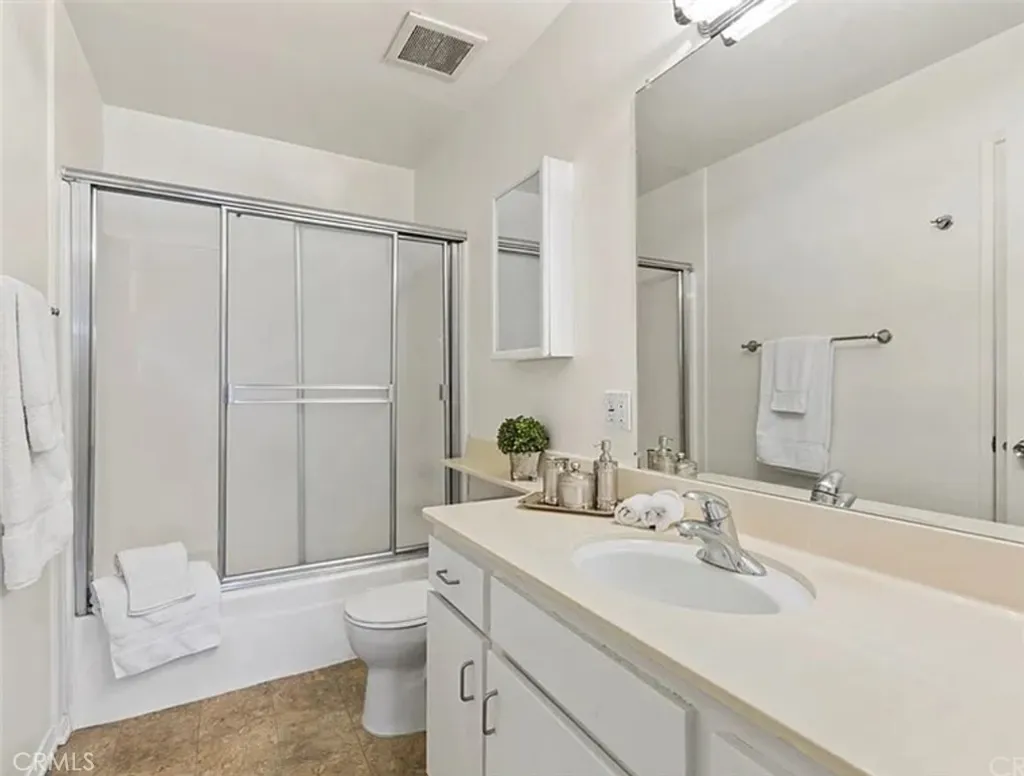 Additional image 19 of 19110 Kittridge Street Unit 5, Reseda, CA 91335