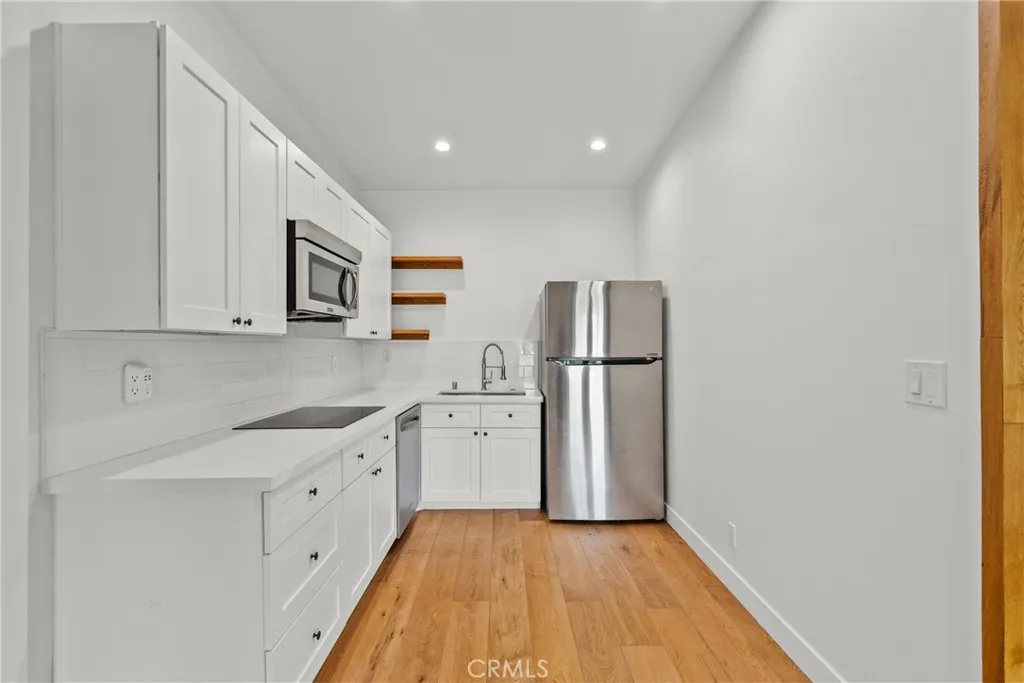 Additional image 58 of 23036 Burbank Blvd, Woodland Hills, CA 91367