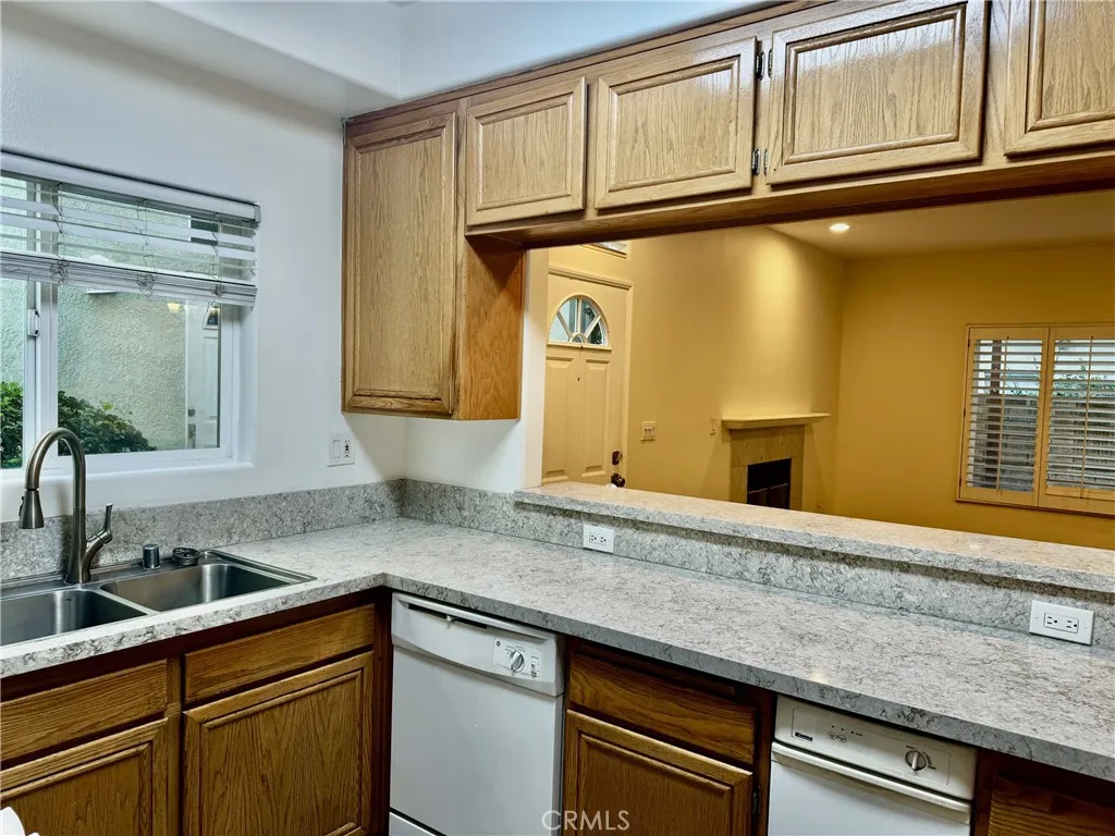 Additional image 33 of 18930 Sherman Way Unit 17, Reseda, CA 91335