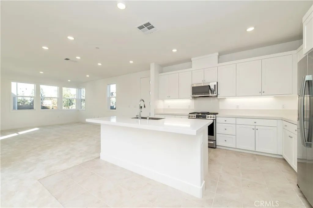 Additional image 8 of 466 Lobata, Irvine, CA 92618