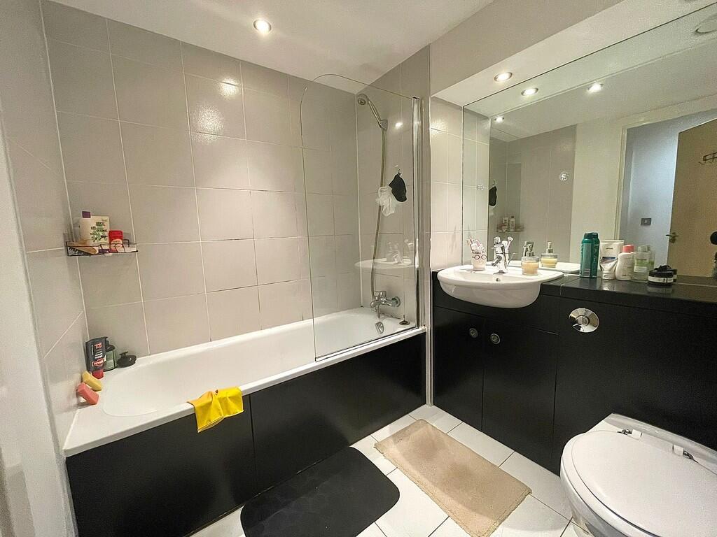 Additional image 6 of Placido, Jupiter Complex, 34 Ryland Street