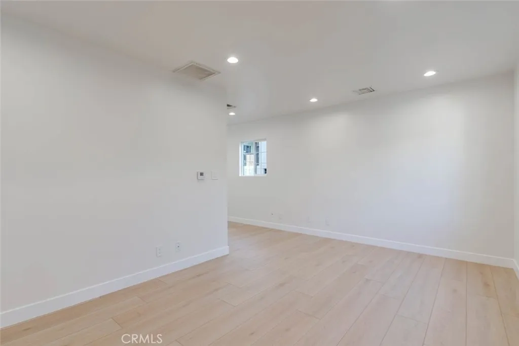 Additional image 3 of 320 E Dryden Street Unit B, Glendale, CA 91207