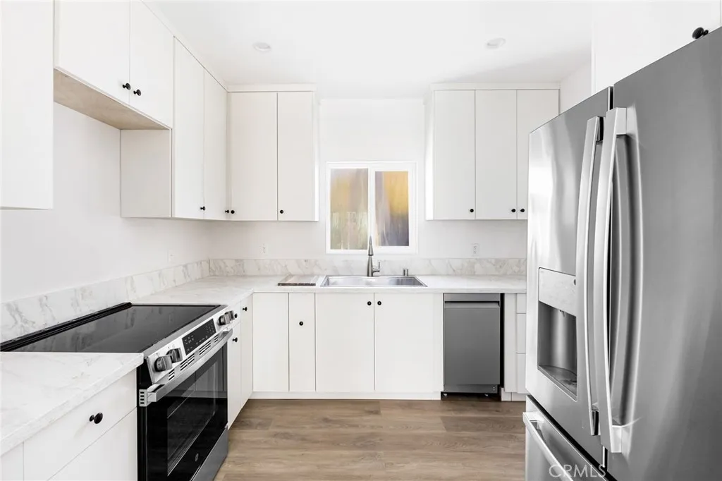 Additional image 17 of 7044 White Oak Ave Unit A, Van Nuys, CA 91406