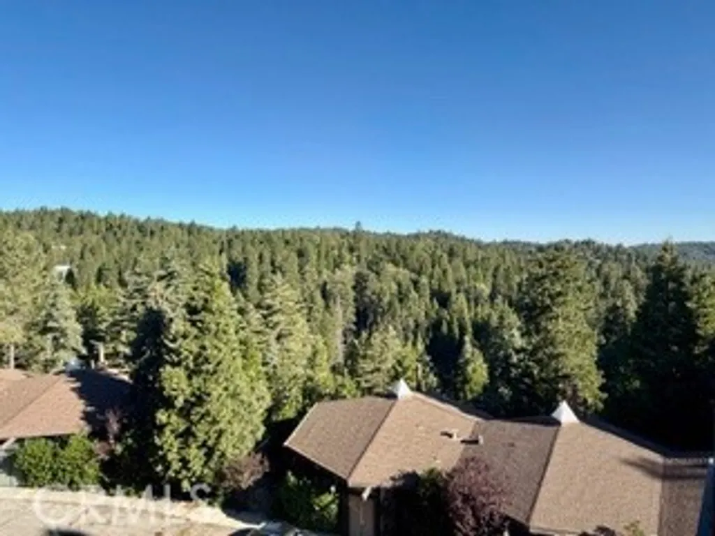 Additional image 4 of 872 Sierra Vista Dr, Twin Peaks, CA 92391