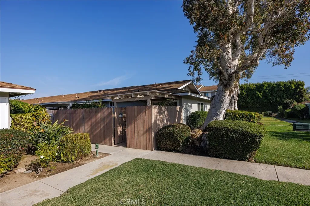 Property image for 10220 Holburn Dr, Huntington Beach, CA 92646
