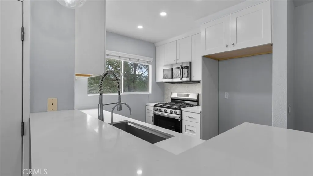 Additional image 13 of 24491 Valle Del Oro Unit 201, Newhall, CA 91321