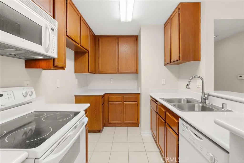 Additional image 12 of 18312 Parkview Lane Unit 202, Huntington Beach, CA 92648