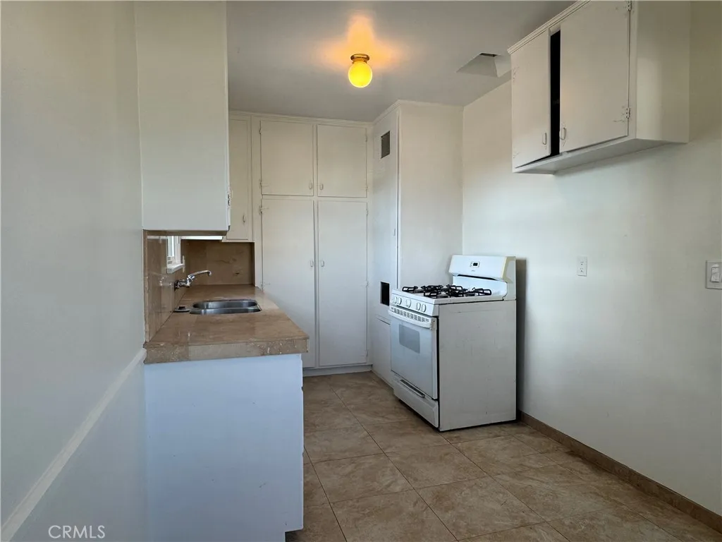 Additional image 28 of 15234 Rayen Street Unit F, North Hills, CA 91343