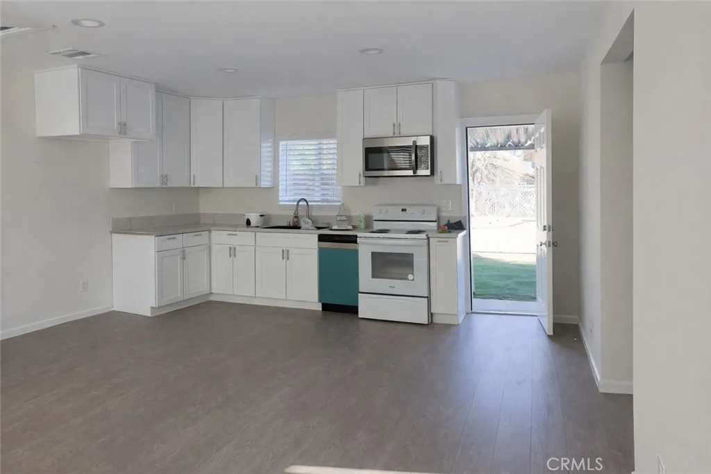 Additional image 10 of 1204 E Avenue Q4 Unit B, Palmdale, CA 93550