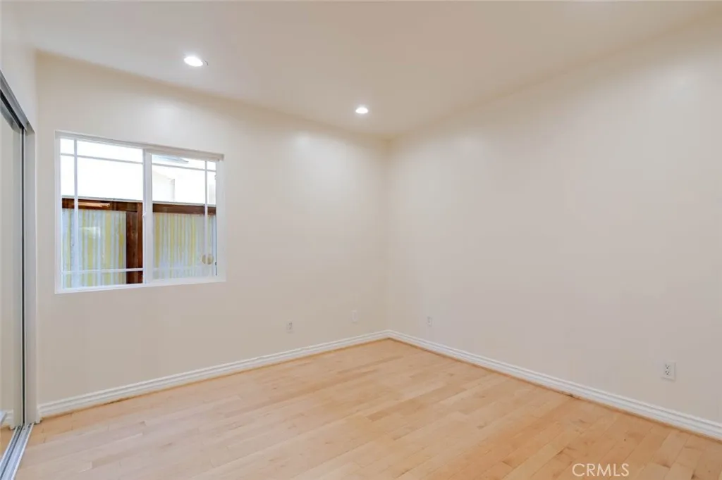 Additional image 19 of 320 E Dryden Street, Glendale, CA 91207