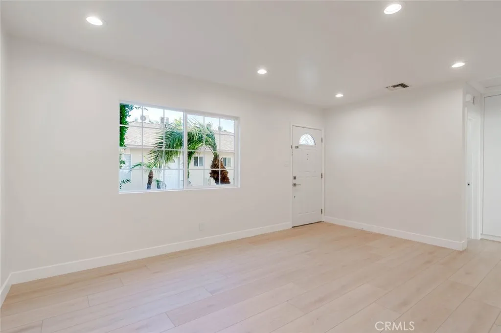 Additional image 5 of 320 E Dryden Street Unit B, Glendale, CA 91207