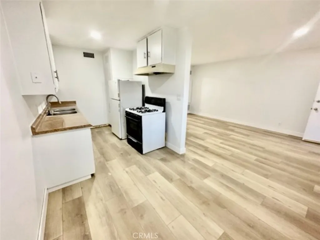 Additional image 16 of 10215 S 10th Avenue Unit 2, Inglewood, CA 90303