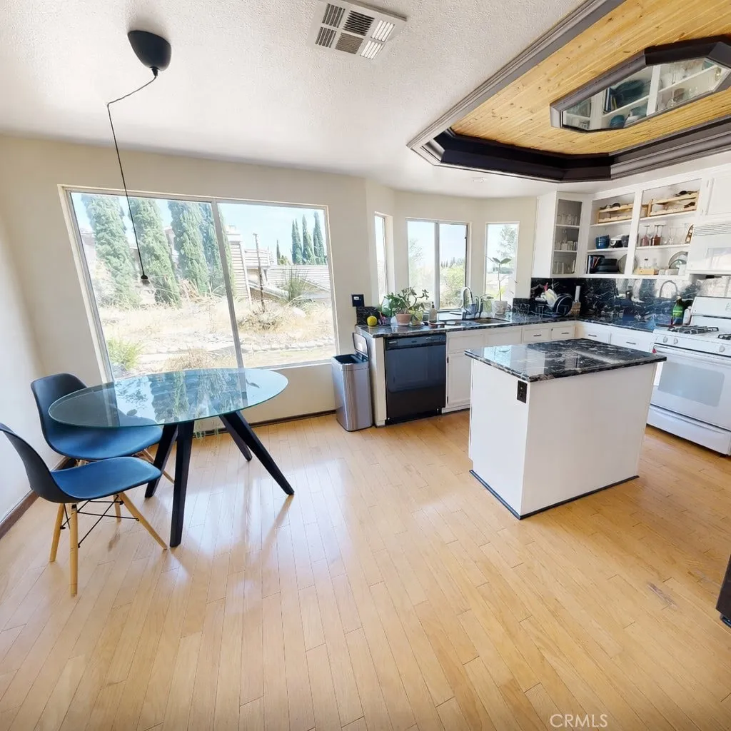 Additional image 8 of 5637 Redwood Ave, Palmdale, CA 93551