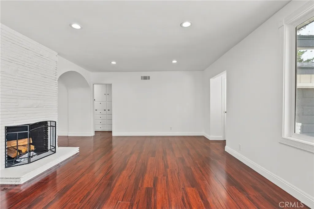 Additional image 12 of 23036 Burbank Blvd, Woodland Hills, CA 91367