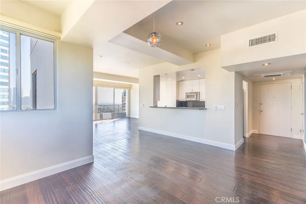 Additional image 60 of 10501 Wilshire Blvd, Los Angeles, CA 90024