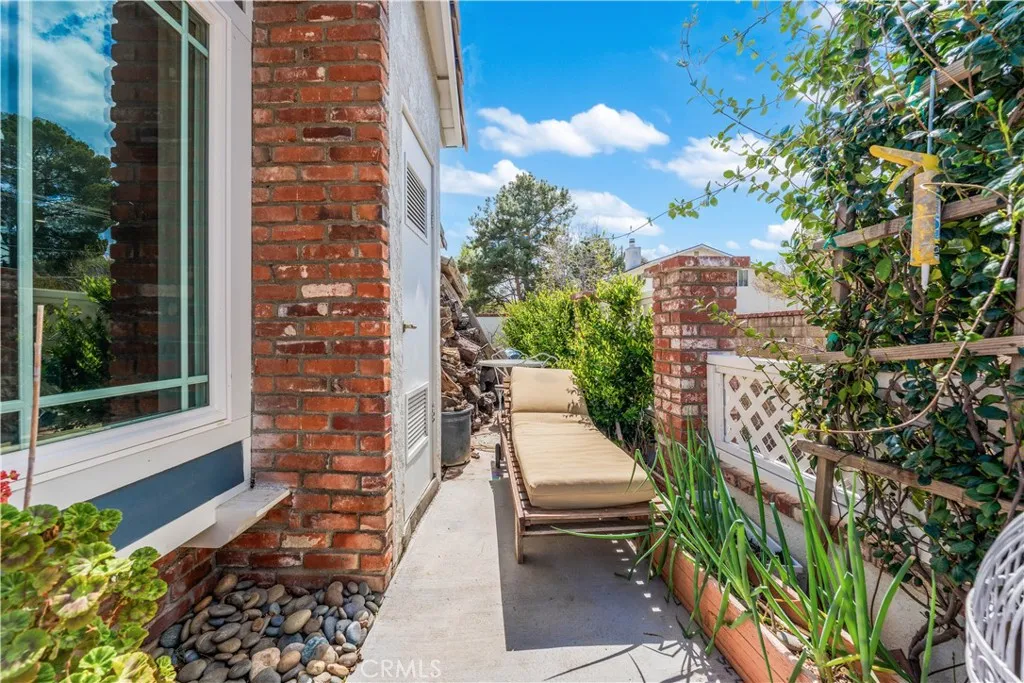 Additional image 69 of 24405 Derian Dr, Newhall, CA 91321