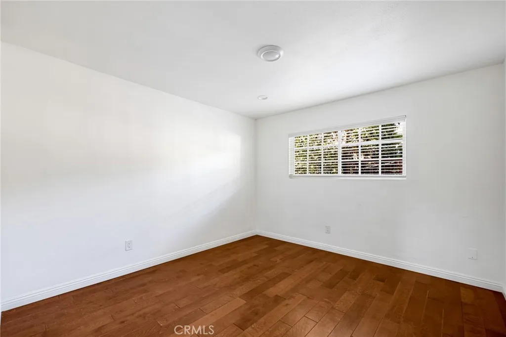 Additional image 42 of 7044 White Oak Ave, Van Nuys, CA 91406