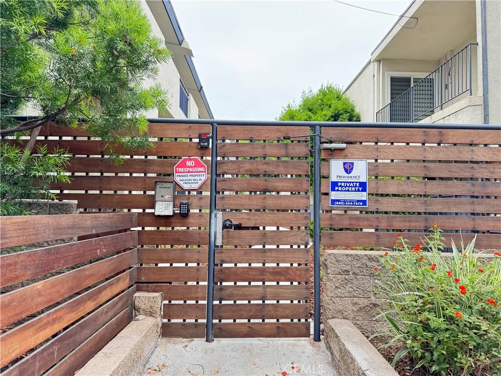 Additional image 70 of 251 N Oakland Ave Unit 10, Pasadena, CA 91101