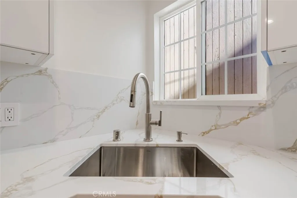 Additional image 8 of 320 E Dryden Street Unit B, Glendale, CA 91207