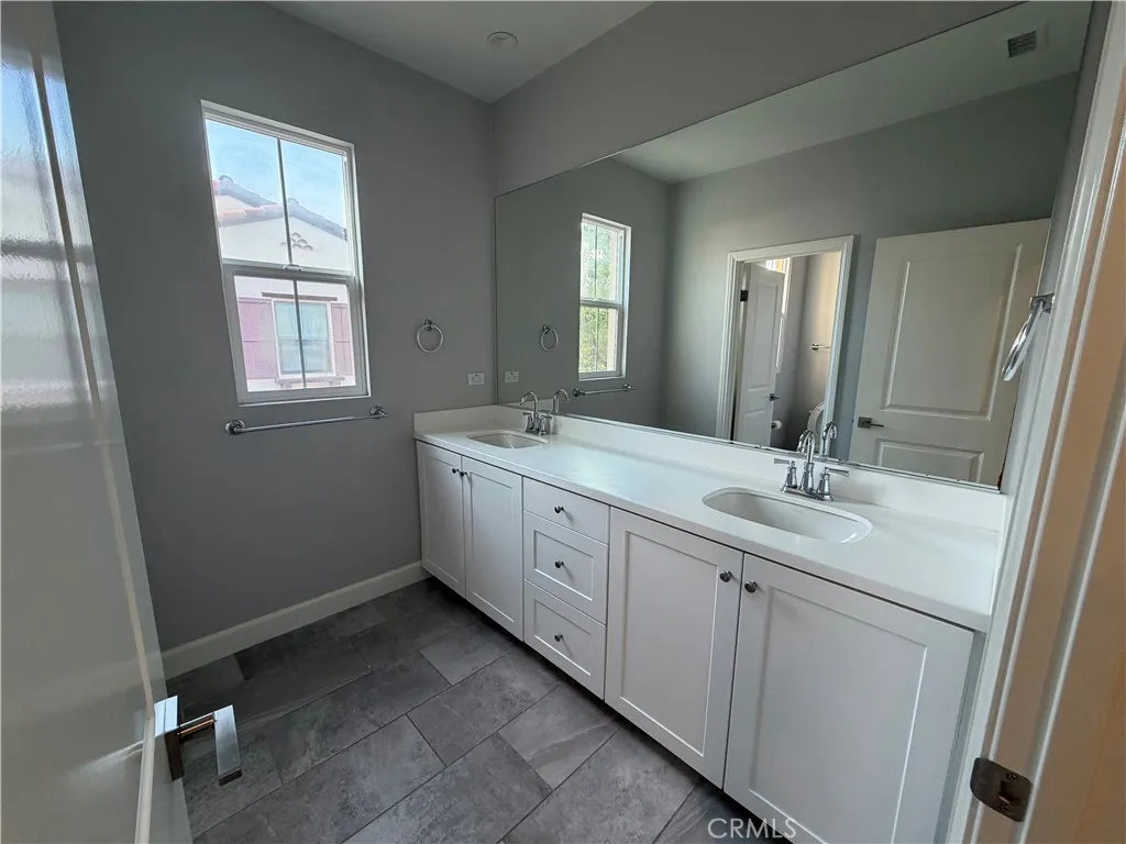 Additional image 18 of 58 Tollson, Irvine, CA 92620