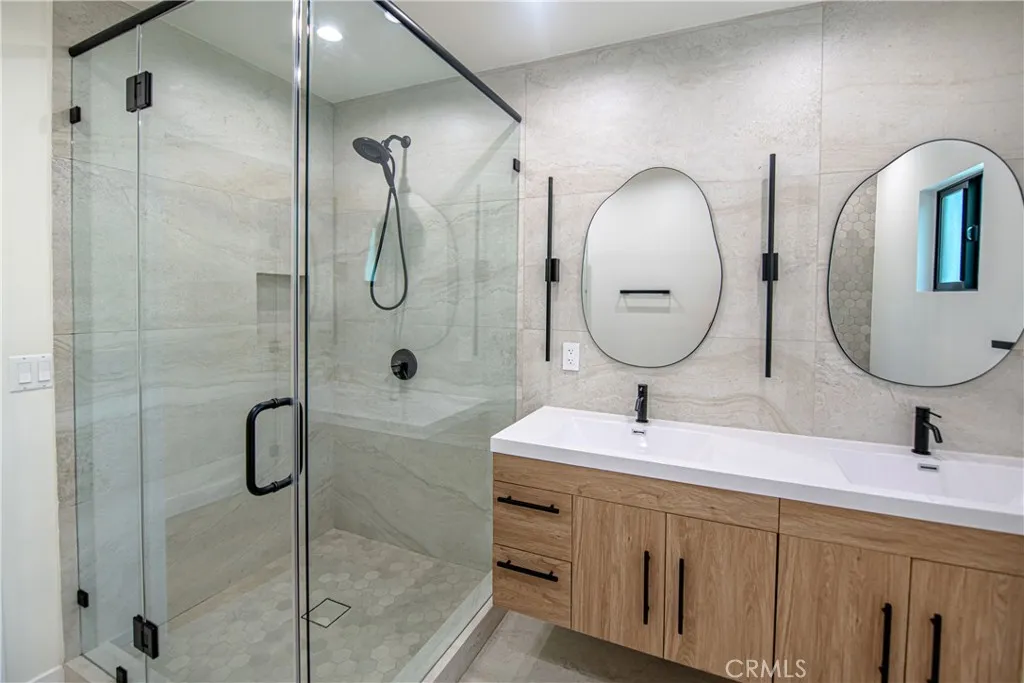 Additional image 93 of 7760 Independence, Canoga Park, CA 91304