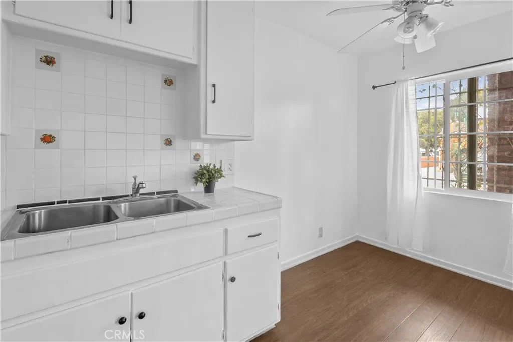 Additional image 5 of 330 W Laurel Street Unit A, Compton, CA 90220