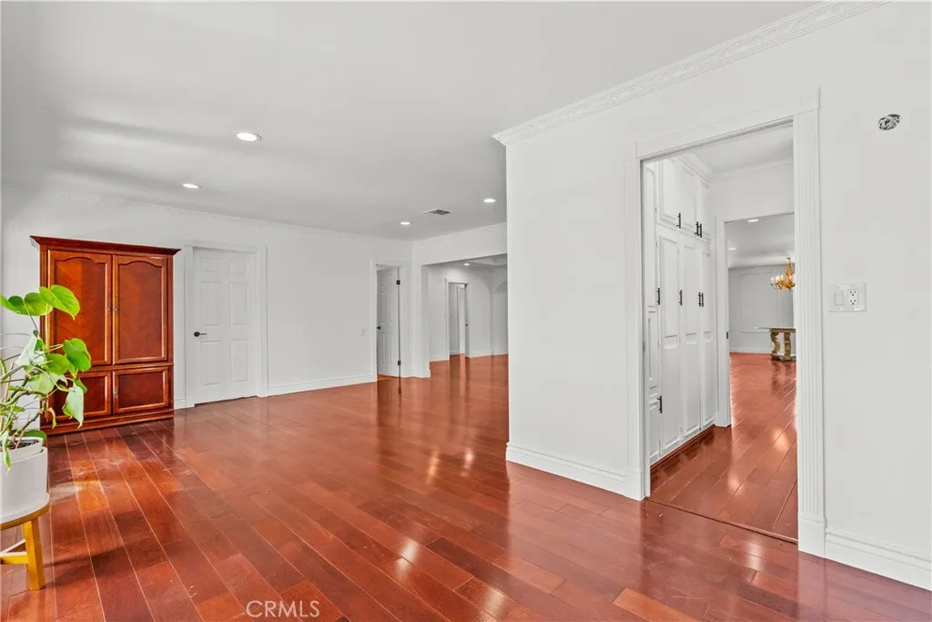 Additional image 27 of 23036 Burbank Blvd, Woodland Hills, CA 91367