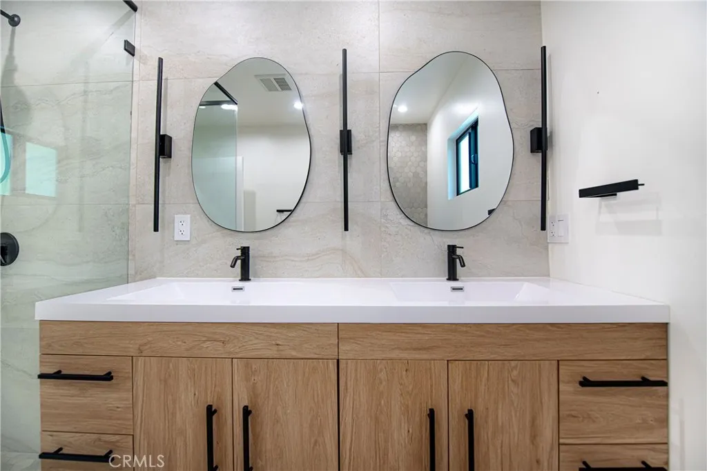 Additional image 89 of 7760 Independence, Canoga Park, CA 91304